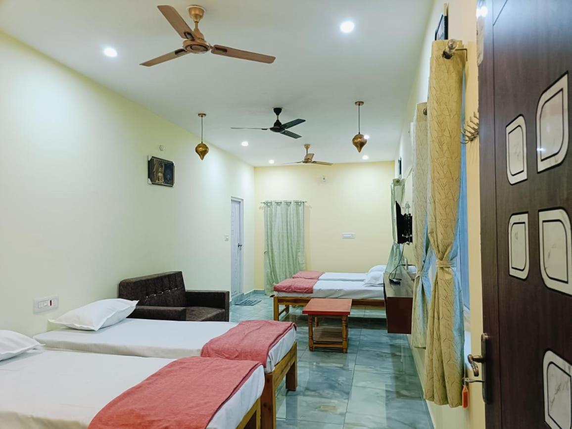 Hilltop Heaven Yelagiri Exterior photo